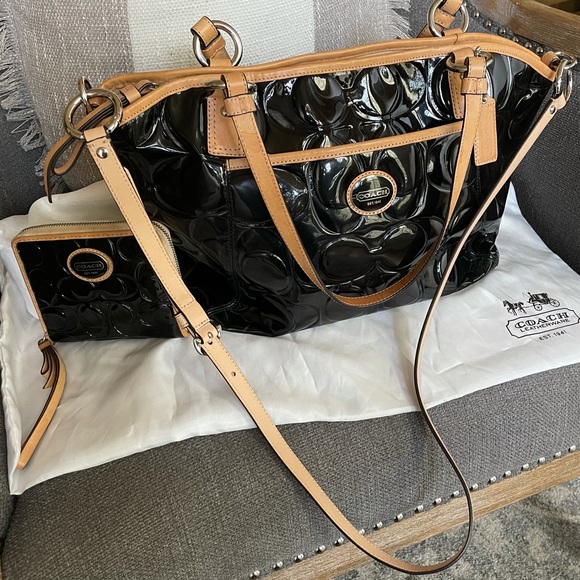 Authentic Coach Handbag,No wallet.I purchased and never used the purse. - Picture 2 of 5